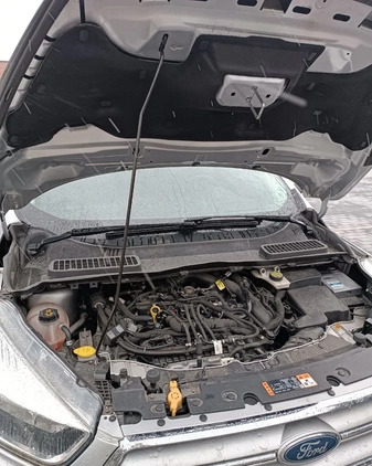 Ford Escape cena 53000 przebieg: 143000, rok produkcji 2017 z Wrocław małe 37